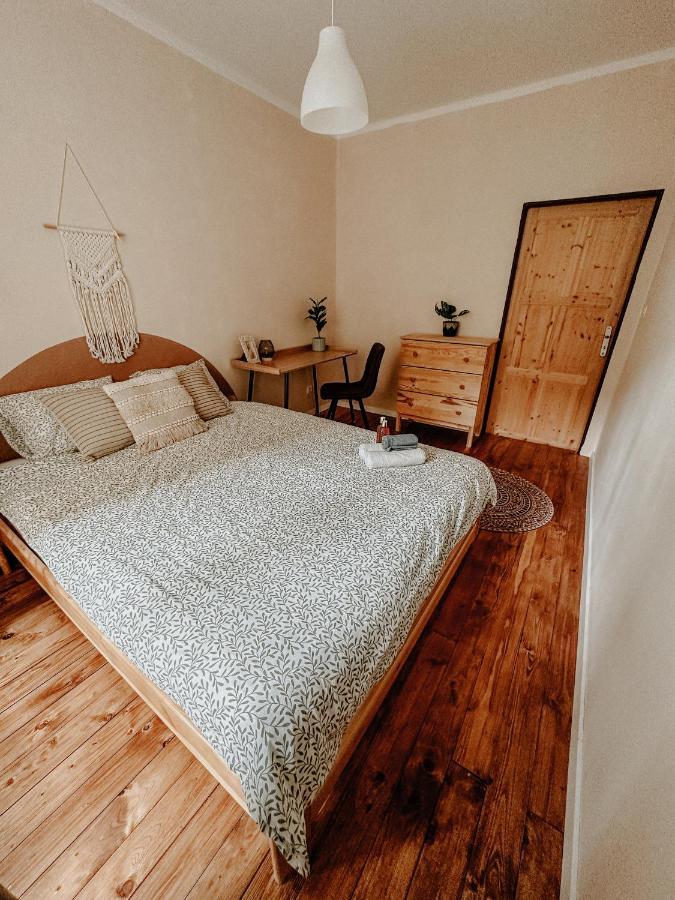 Quiet Boho Lair 10 Min To Centre Prague