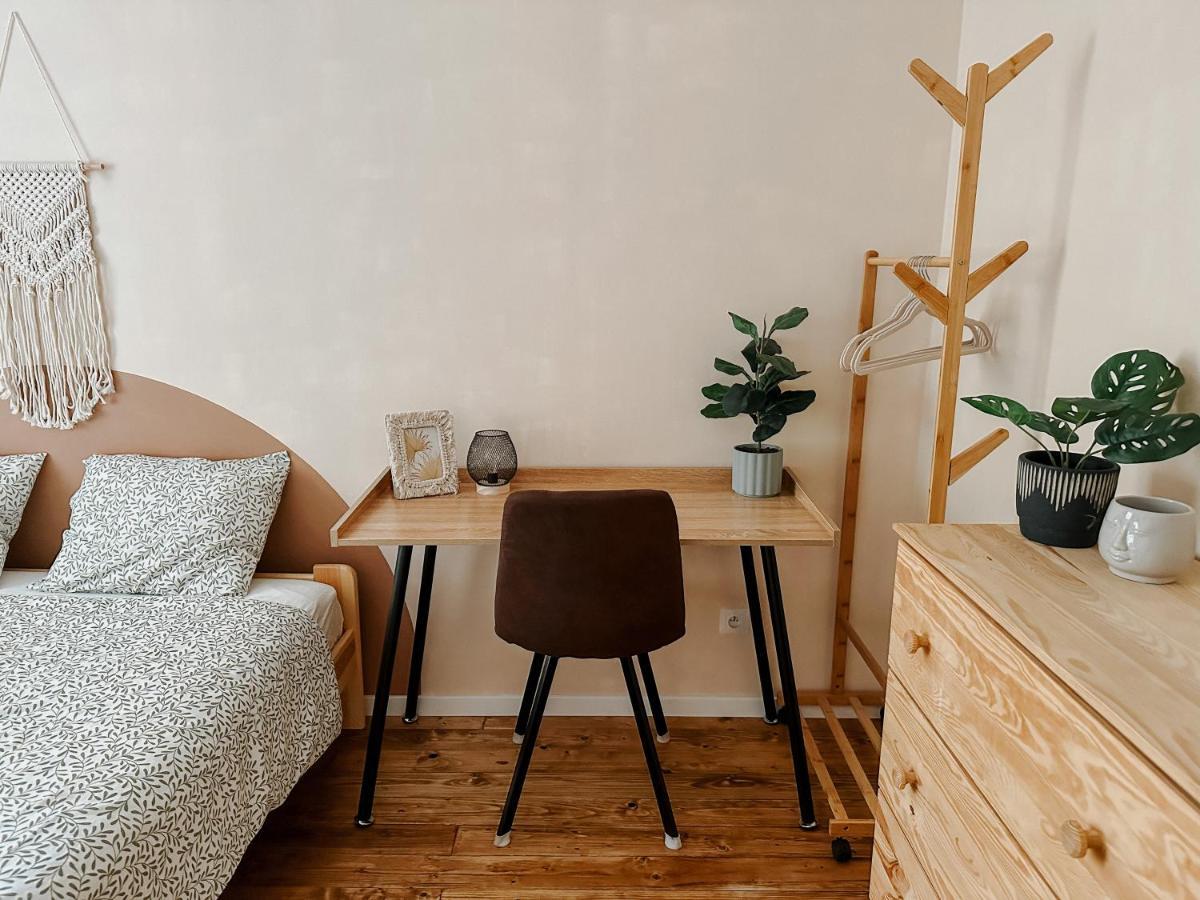 Quiet Boho Lair 10 Min To Centre Prague